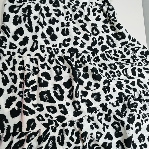 Sunday Up Black and White Animal Print Long Sleeve Dress - Picture 16 of 16